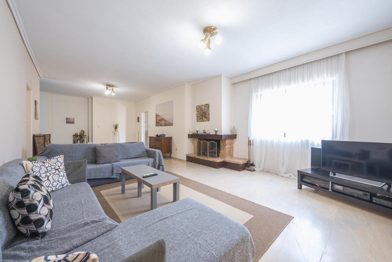 Lovely & Spacious 2-Bedroom Rental Unit In Glifada Athens Ngoại thất bức ảnh