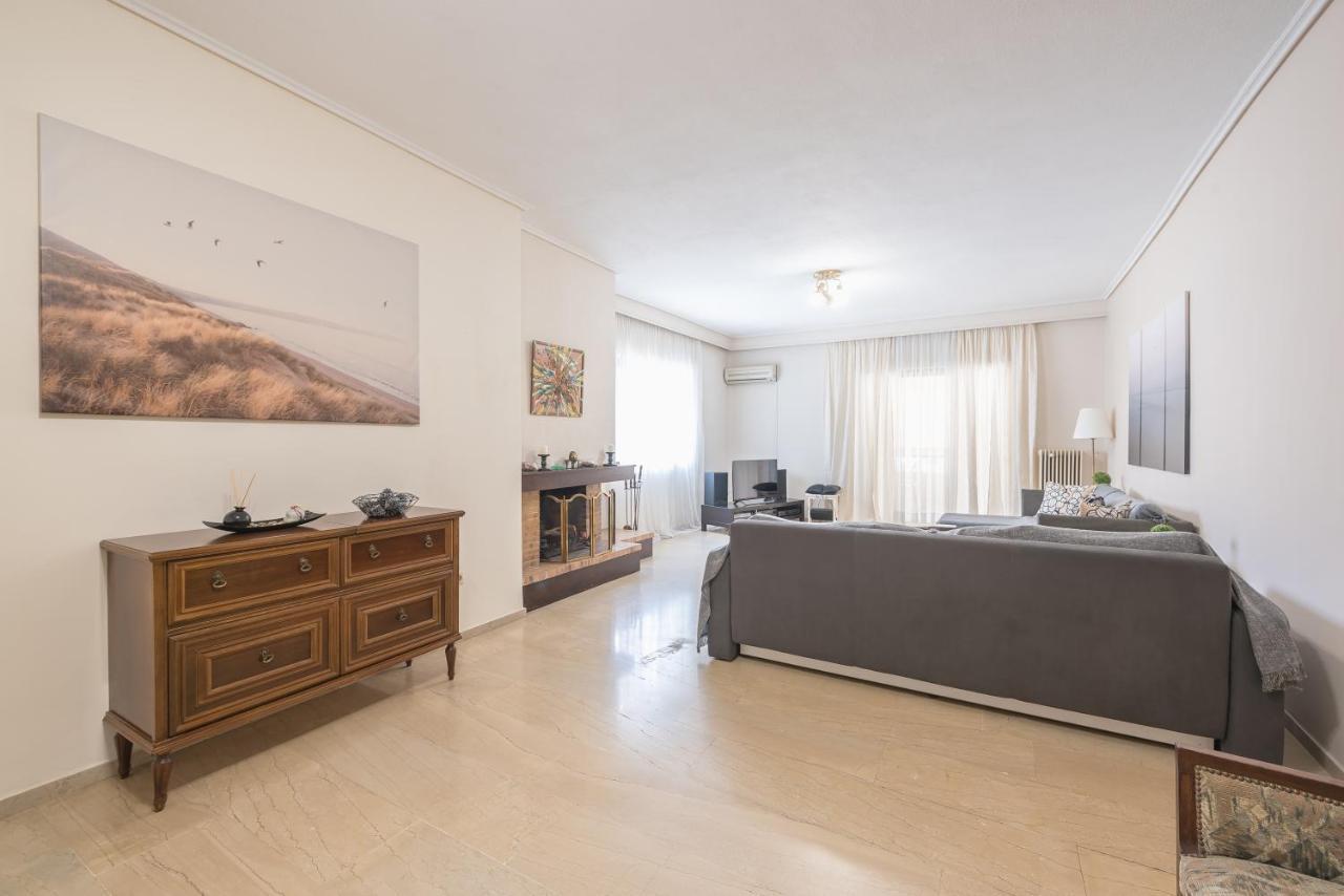 Lovely & Spacious 2-Bedroom Rental Unit In Glifada Athens Ngoại thất bức ảnh