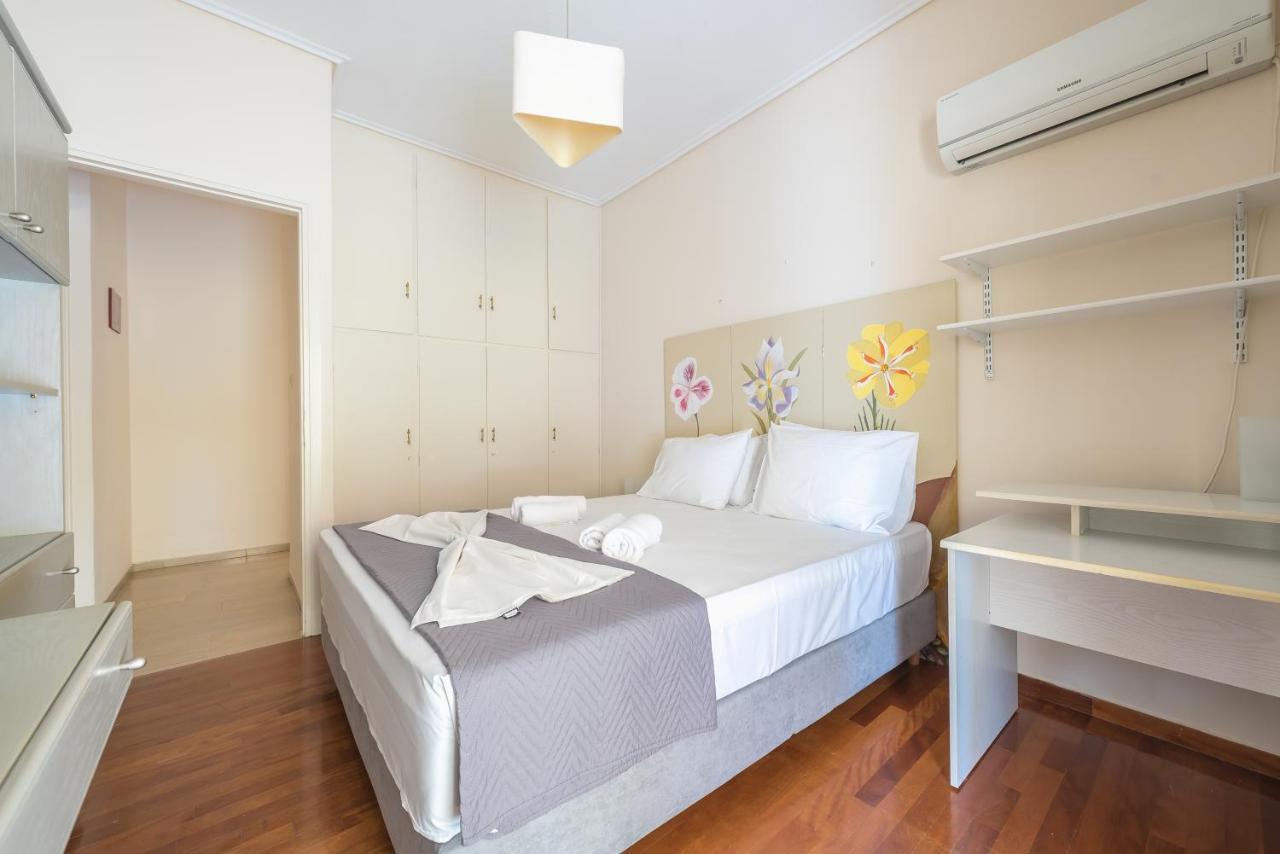 Lovely & Spacious 2-Bedroom Rental Unit In Glifada Athens Ngoại thất bức ảnh
