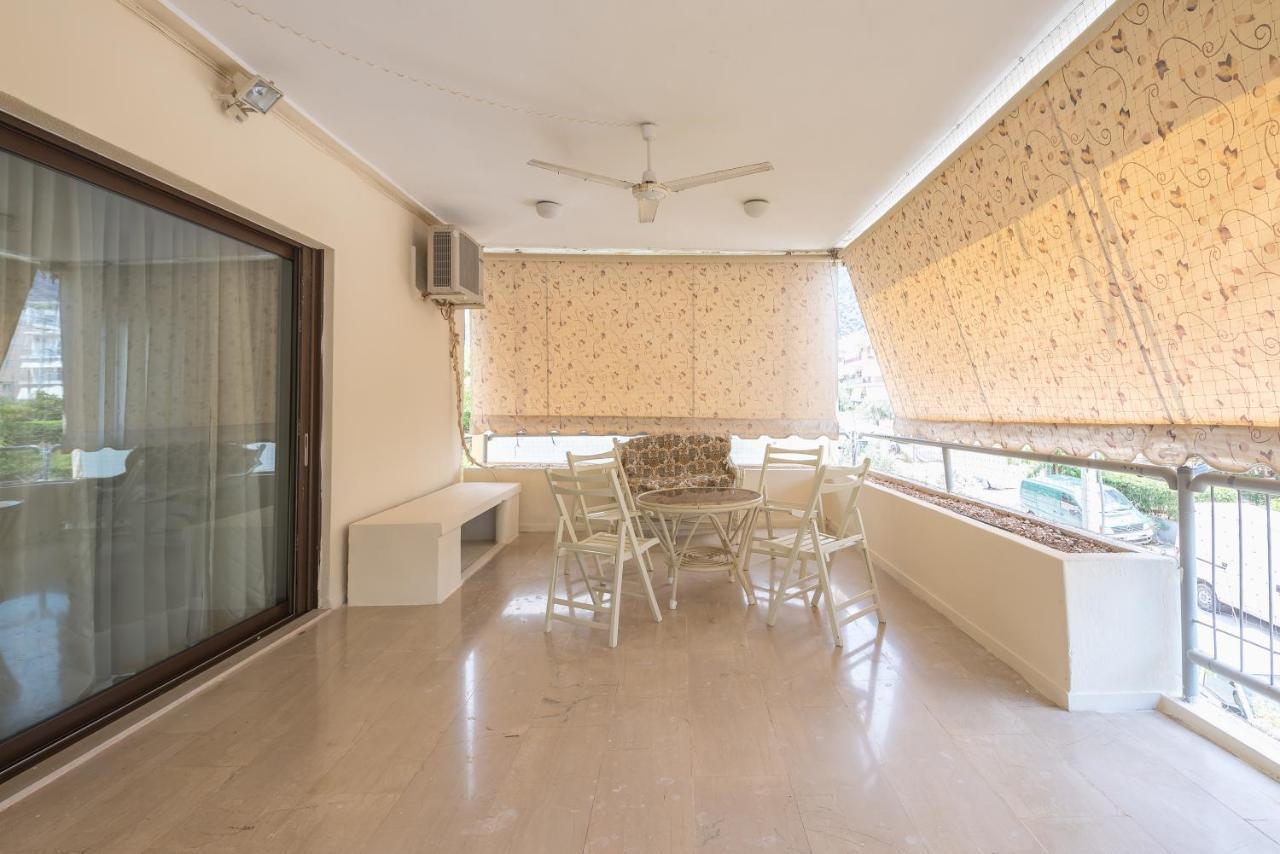 Lovely & Spacious 2-Bedroom Rental Unit In Glifada Athens Ngoại thất bức ảnh