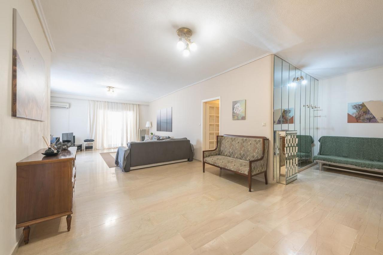 Lovely & Spacious 2-Bedroom Rental Unit In Glifada Athens Ngoại thất bức ảnh