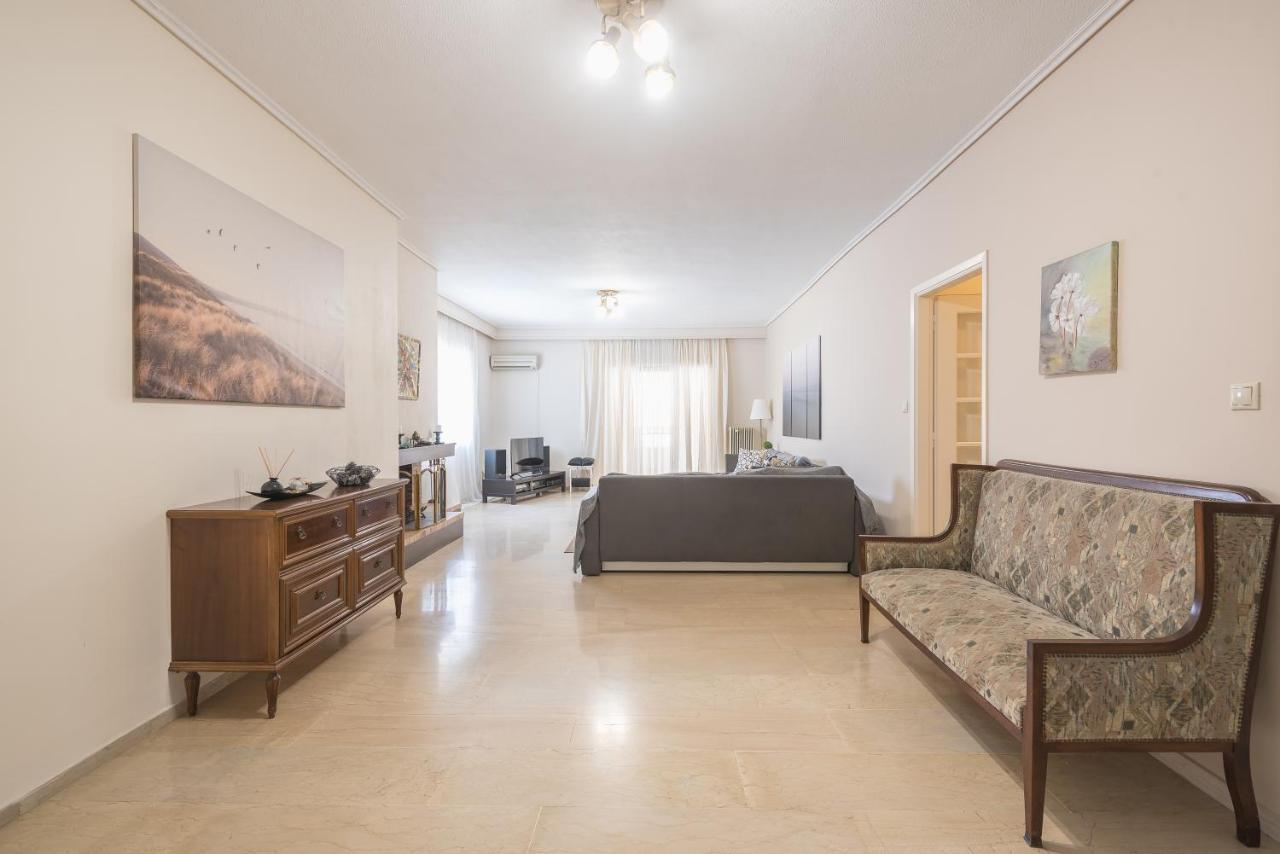 Lovely & Spacious 2-Bedroom Rental Unit In Glifada Athens Ngoại thất bức ảnh