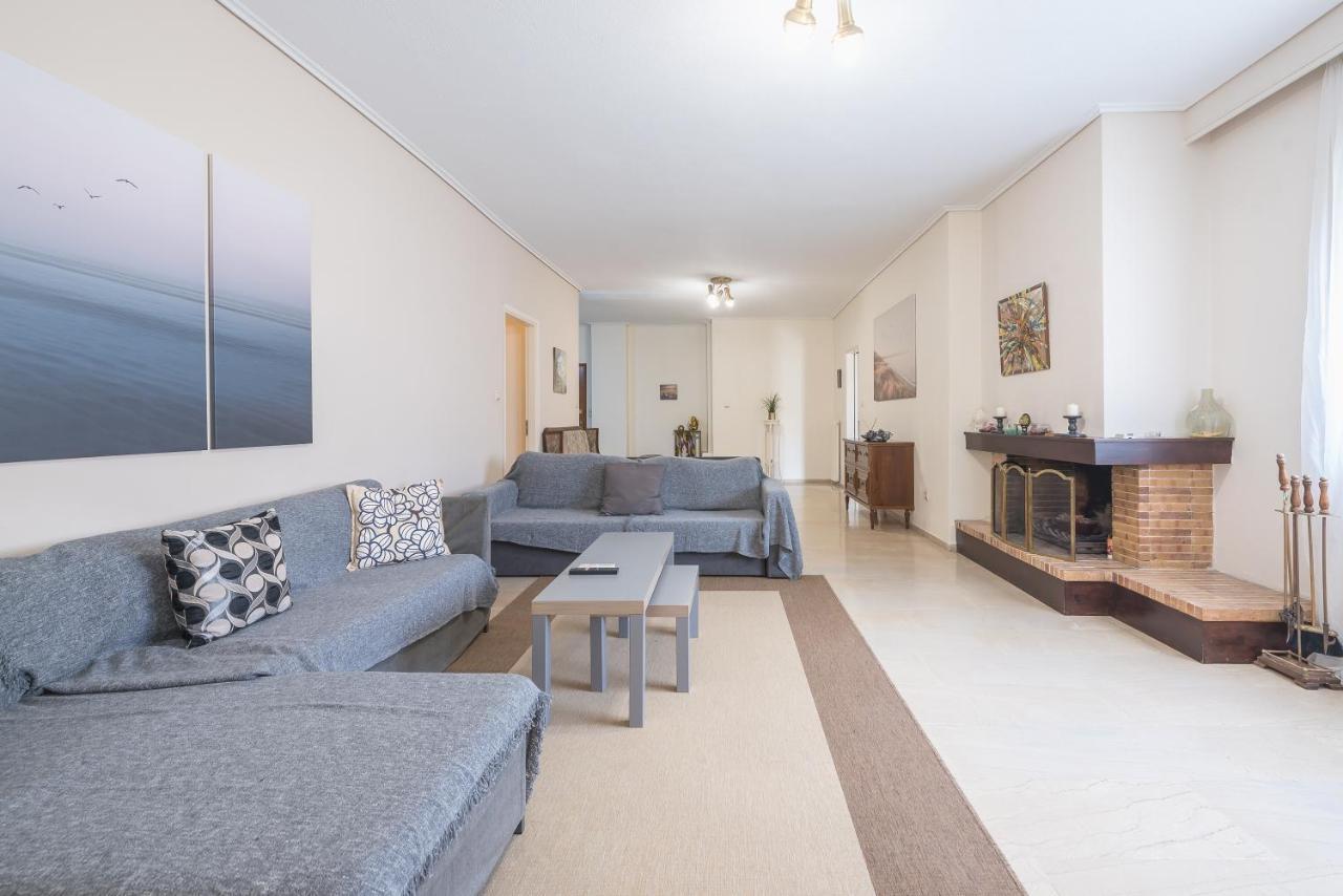 Lovely & Spacious 2-Bedroom Rental Unit In Glifada Athens Ngoại thất bức ảnh