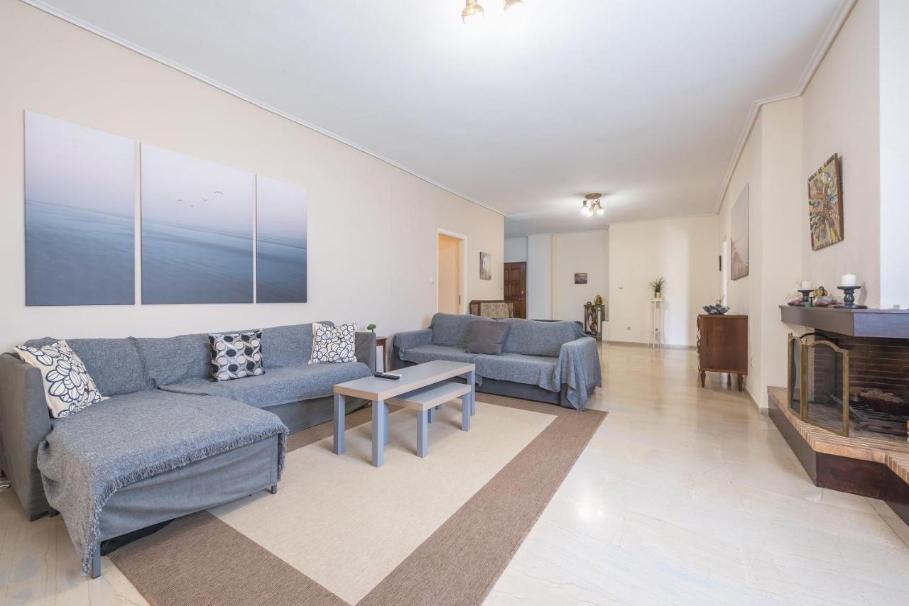 Lovely & Spacious 2-Bedroom Rental Unit In Glifada Athens Ngoại thất bức ảnh