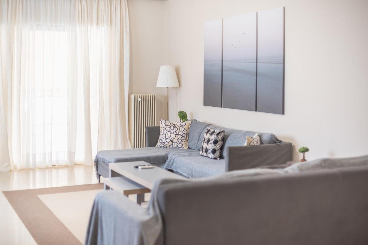 Lovely & Spacious 2-Bedroom Rental Unit In Glifada Athens Ngoại thất bức ảnh